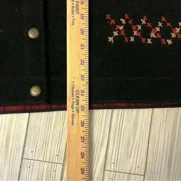 Woolrich Buffalo Plaid Embroidered Christmas Fall Vest - Picture 2 of 6